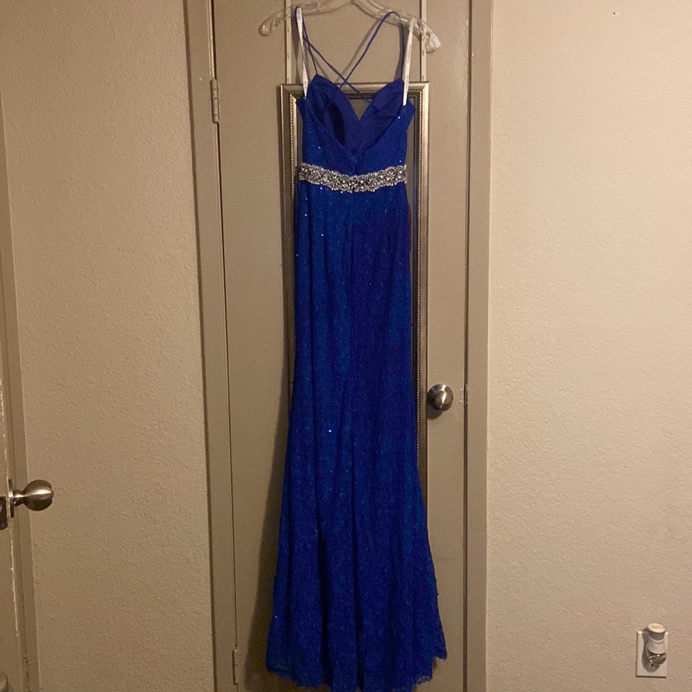 Formal Dress - Picture 2 of 4